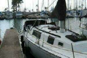 1981 Newport C and C Sloop thumbnail 2