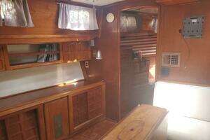 1982 Endeavour 43 CC thumbnail 13