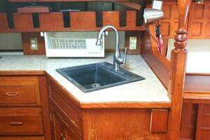 1982 Endeavour 43 CC thumbnail 10