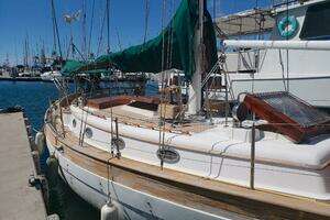 38ft Hans Christian Yacht For Sale