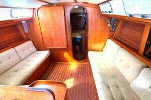 1986 J Boats Masthead Sloop thumbnail 8