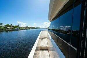 2015 Monte Carlo Yachts MCY86 thumbnail 23