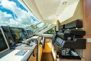 2015 Monte Carlo Yachts MCY86 thumbnail 54