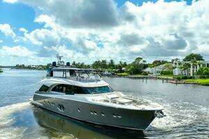 2015 Monte Carlo Yachts MCY86 thumbnail 1