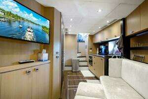 2015 Monte Carlo Yachts MCY86 thumbnail 55