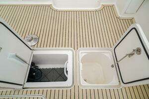 2007 Viking 45 Convertible thumbnail 34