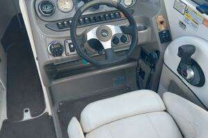 2009 Rinker 296 thumbnail 4
