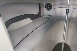2009 Rinker 296 thumbnail 10