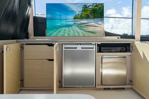 ABOVE DECK 60ft Princess Yacht For Sale