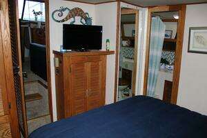 1986 Mainship 40' Double Cabin thumbnail 19