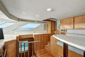 2005 Hatteras thumbnail 20