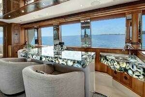 2005 Hatteras thumbnail 10