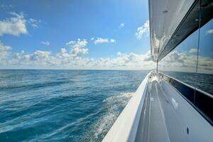 2005 Hatteras thumbnail 37
