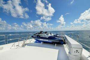 2005 Hatteras thumbnail 50