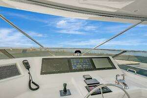 2005 Hatteras thumbnail 40