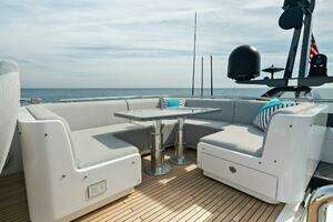2022 Azimut S8 thumbnail 16