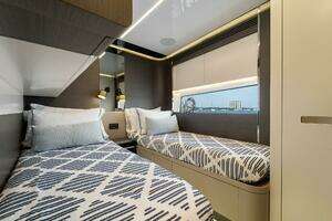 2022 Azimut S8 thumbnail 38