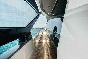 2022 Azimut S8 thumbnail 12
