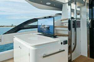 2022 Azimut S8 thumbnail 9