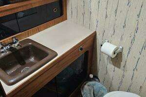 Summer Split 38ft Bayliner Yacht For Sale