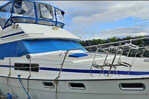 Summer Split 38ft Bayliner Yacht For Sale