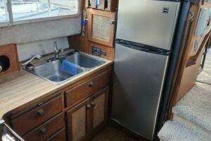 Summer Split 38ft Bayliner Yacht For Sale