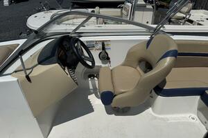 Photo 5527949 for 2019 Hurricane SunDeck 191 OB  