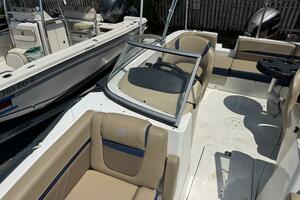 Photo 5527945 for 2019 Hurricane SunDeck 191 OB  