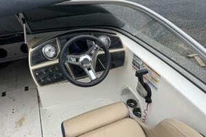 Photo 5428944 for 2019 Hurricane SunDeck 191 OB  