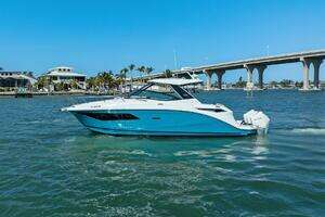  2022 Sea Ray 320 Sundancer Yacht For Sale in St. Petersburg FL