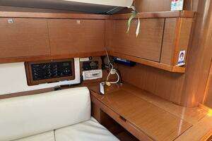 2015 Beneteau Oceanis 45 thumbnail 17
