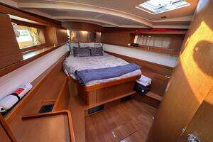 2015 Beneteau Oceanis 45 thumbnail 20