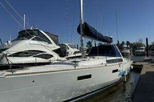 2015 Beneteau Oceanis 45 thumbnail 6