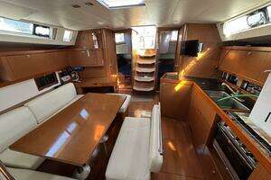 2015 Beneteau Oceanis 45 thumbnail 18