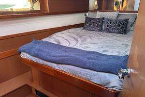 2015 Beneteau Oceanis 45 thumbnail 21