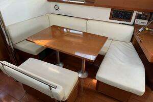 2015 Beneteau Oceanis 45 thumbnail 16