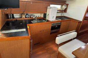 2015 Beneteau Oceanis 45 thumbnail 15