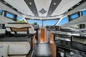 2011 Marquis thumbnail 35