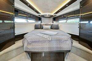 2019 Cruisers Yachts 45 Cantius thumbnail 43