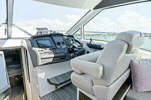 2019 Cruisers Yachts 45 Cantius thumbnail 42