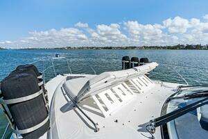 2019 Cruisers Yachts 45 Cantius thumbnail 12