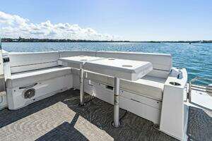 2019 Cruisers Yachts 45 Cantius thumbnail 18
