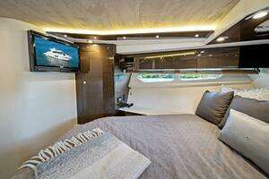 2019 Cruisers Yachts 45 Cantius thumbnail 44