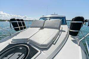 2019 Cruisers Yachts 45 Cantius thumbnail 6