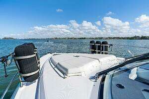 2019 Cruisers Yachts 45 Cantius thumbnail 7