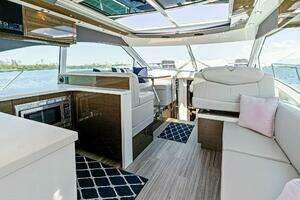 2019 Cruisers Yachts 45 Cantius thumbnail 39