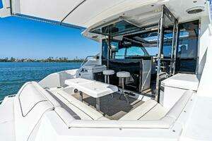 2019 Cruisers Yachts 45 Cantius thumbnail 15