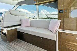 2019 Cruisers Yachts 45 Cantius thumbnail 36
