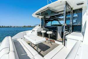 2019 Cruisers Yachts 45 Cantius thumbnail 13