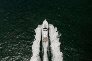 2006 Viking 74 Enclosed Bridge thumbnail 6